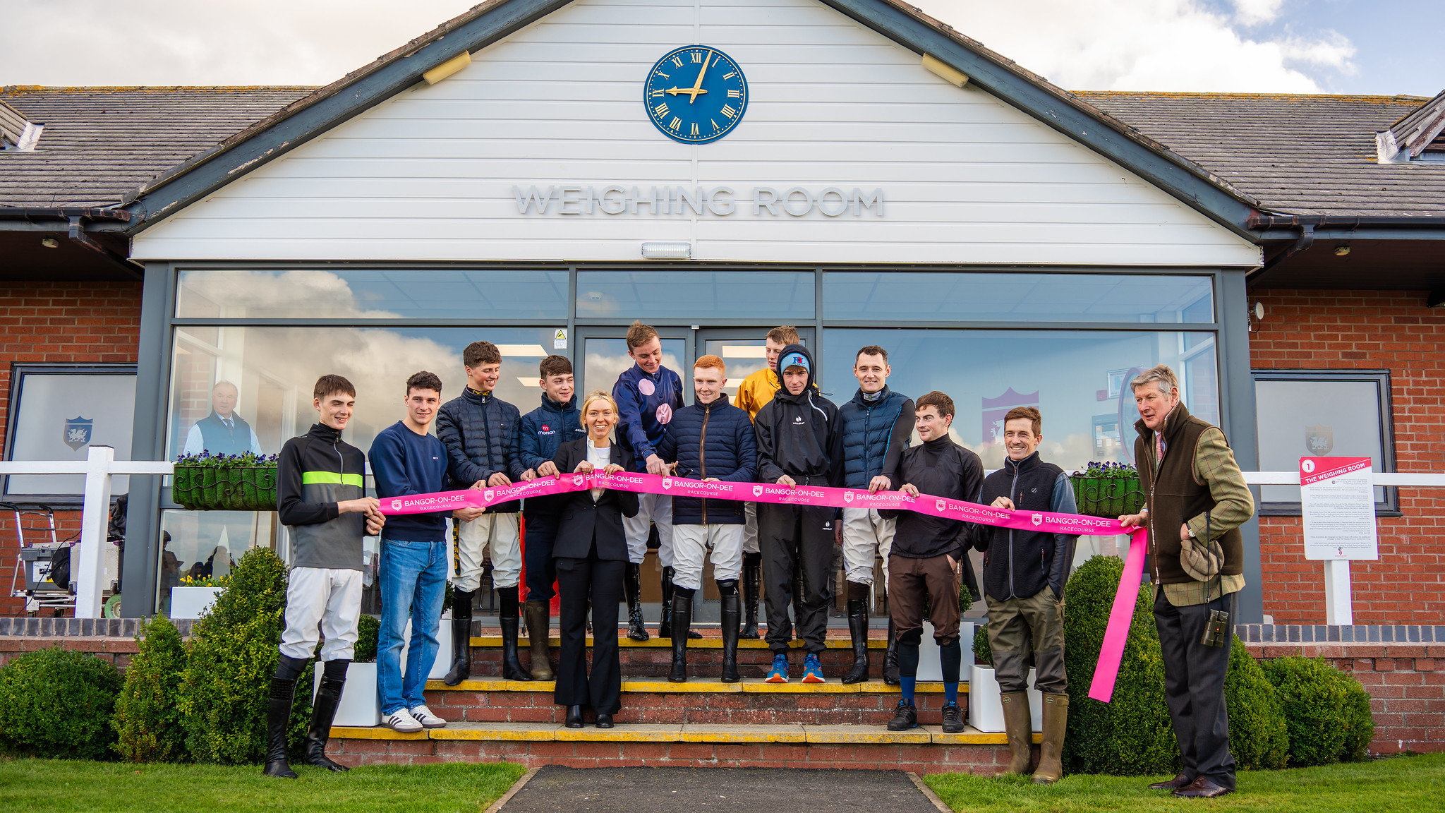 BANGOR-ON-DEE UNVEILS NEW WEIGHING ROOM AT SPOOKTACULAR HALLOWEEN RACE DAY thumbnail image