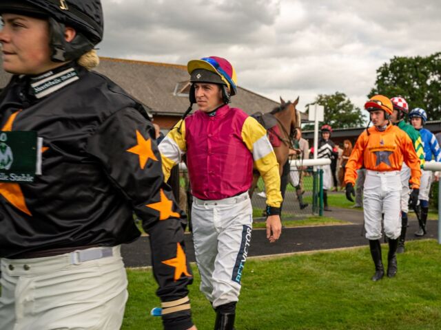 It's time to plan your day!🚨

Join us for Premier Hurdle Day on Saturday 22 March 🏇🎉

📍Getting here is easy! Wrexham General Station is the closest, and we’re running a FREE race day bus service:
🚌 Departing Wrexham General: 11:30am | 11:45am | 12:00pm
🚌 Return from the racecourse: 5:30pm

⏱ First race: 1:35pm | Last race: 5:10pm

🎟 Tickets available on the gate – don’t miss out!