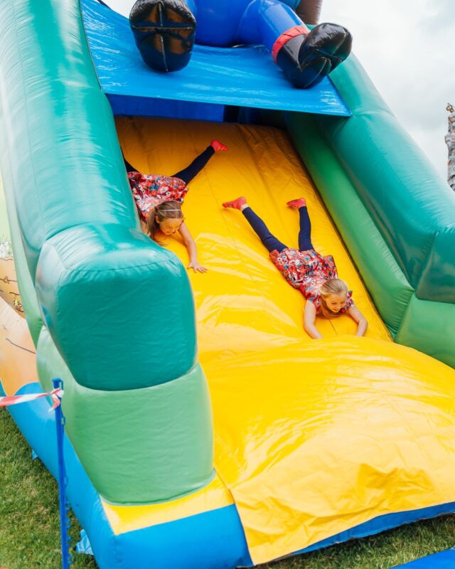 Big smiles, big fun, and big savings this May!😄

📅 Family Fun Day – Saturday 17th May | 🕰️ 11:30AM start

🏇 Racing excitement
🎈 FREE fun for kids – bouncy castles, slides, games & colouring tents!
👶 Kids go FREE!
👫 Bring a group of 10+ and the lead booker goes FREE too!

Don't miss out – book now by calling 01978 780323 or follow the link in our bio above, and kick off your weekend the fun way!🎉