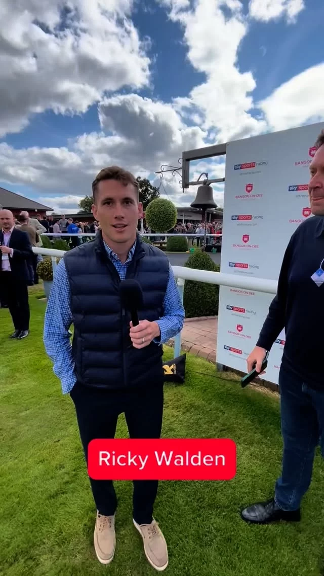 Alan meets Ricky!

Great to welcome @rickywalden147 to Bangor🐎